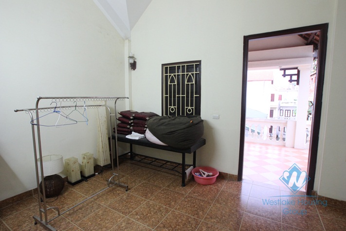 Cheap house for rent in Dang Thai Mai st, Tay Ho, Ha noi